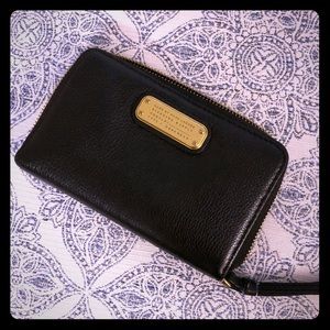 Marc Jacobs Black Pebbled Leather Wristlet